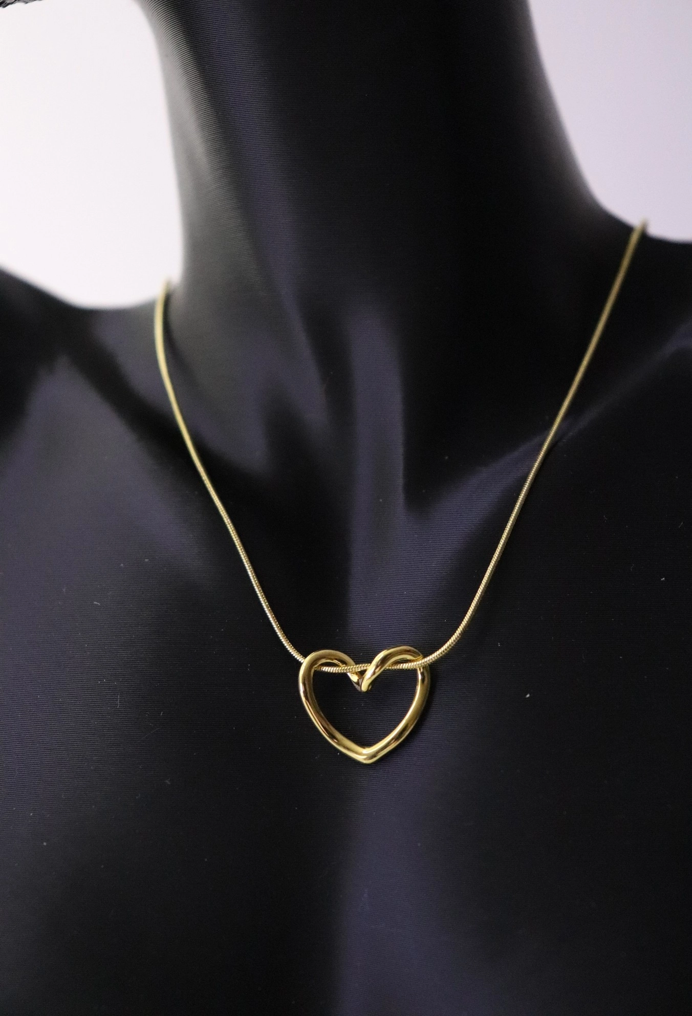 Liora – Kalp Tasarım Kolye