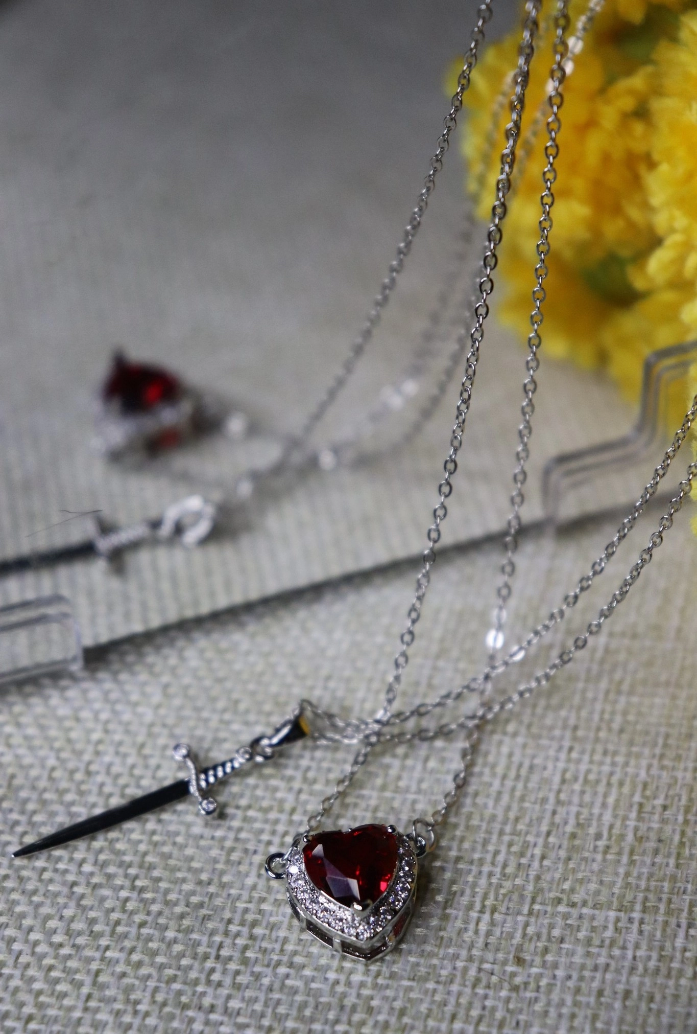 Kalp ve Kılıç Çift Kolye