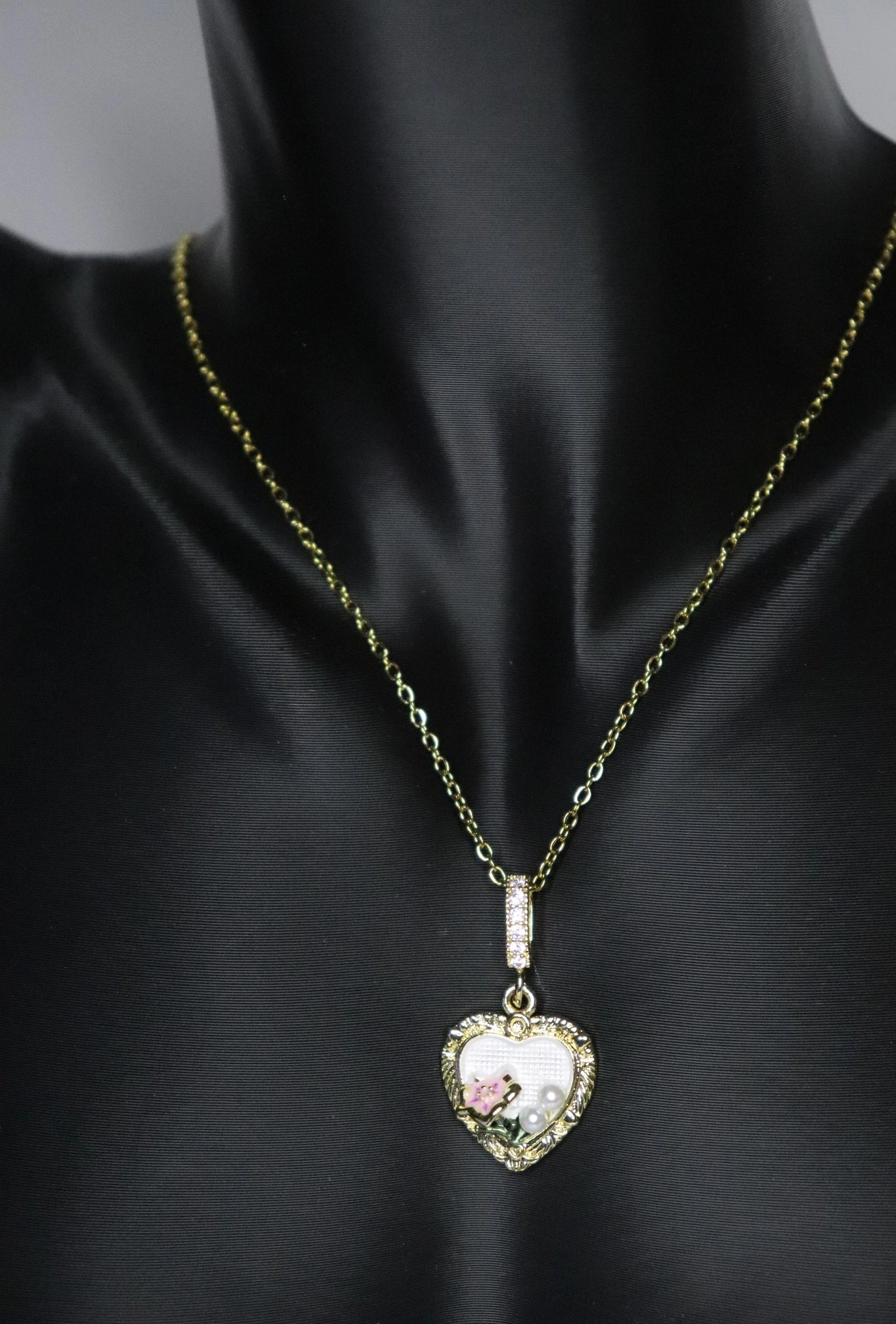 Portre Çiçek Desenli İncili Kolye