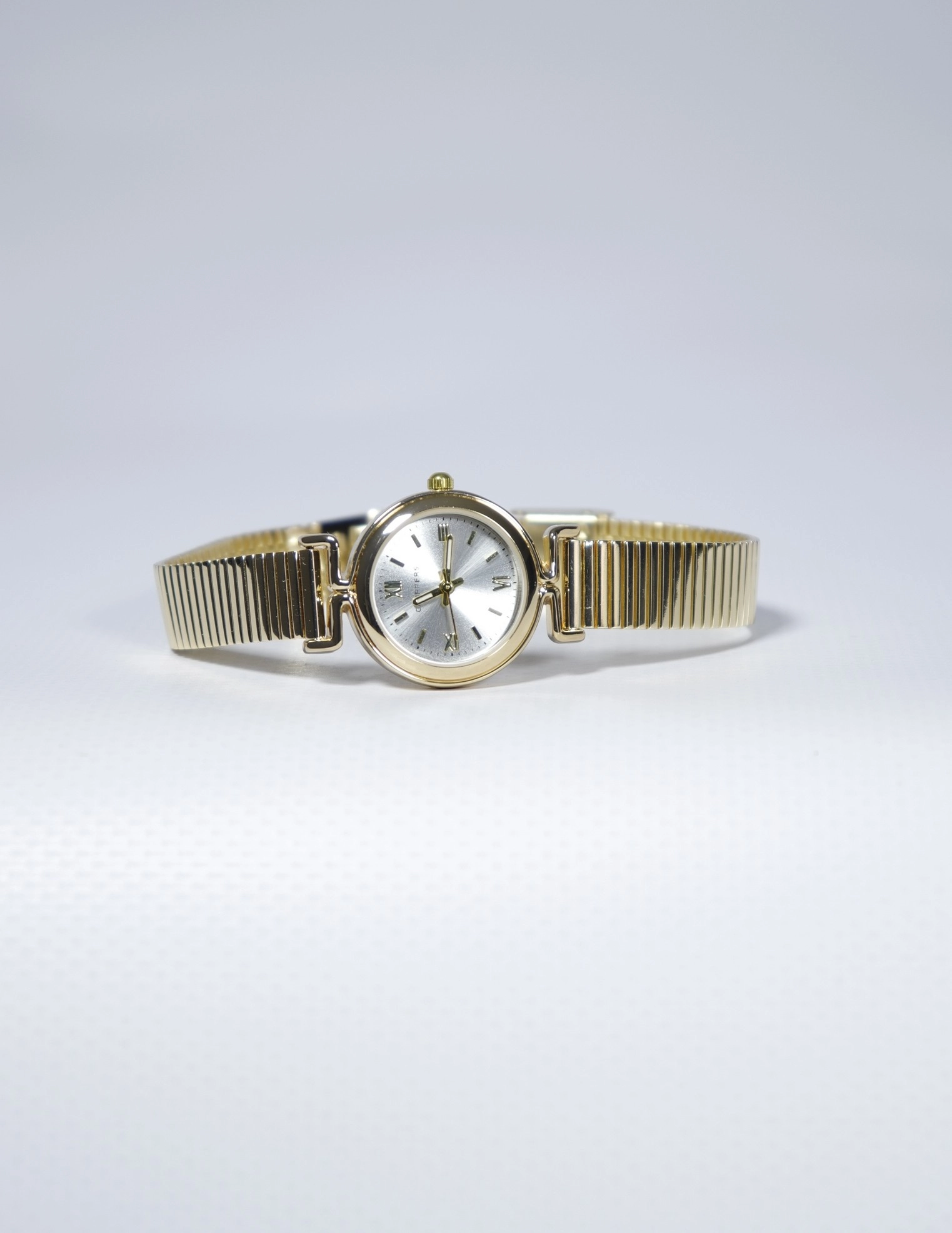 Aurora Classic Kadın Çelik Saat – Altın Tonlu Klasik Tasarım