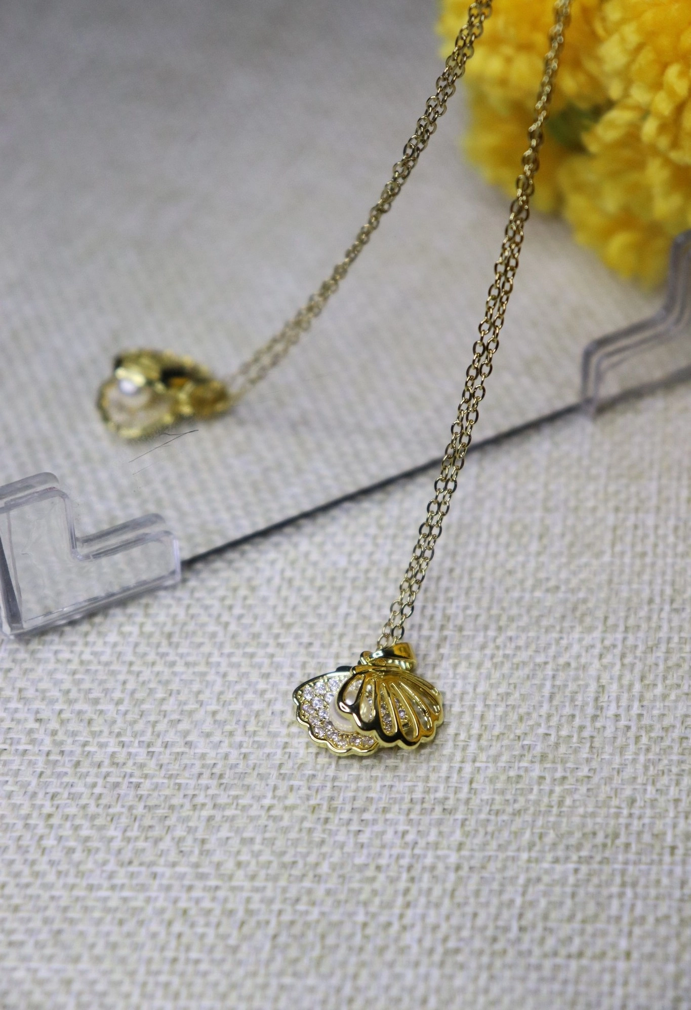 İçi İncili Zirkon İstiridye Çelik Kolye