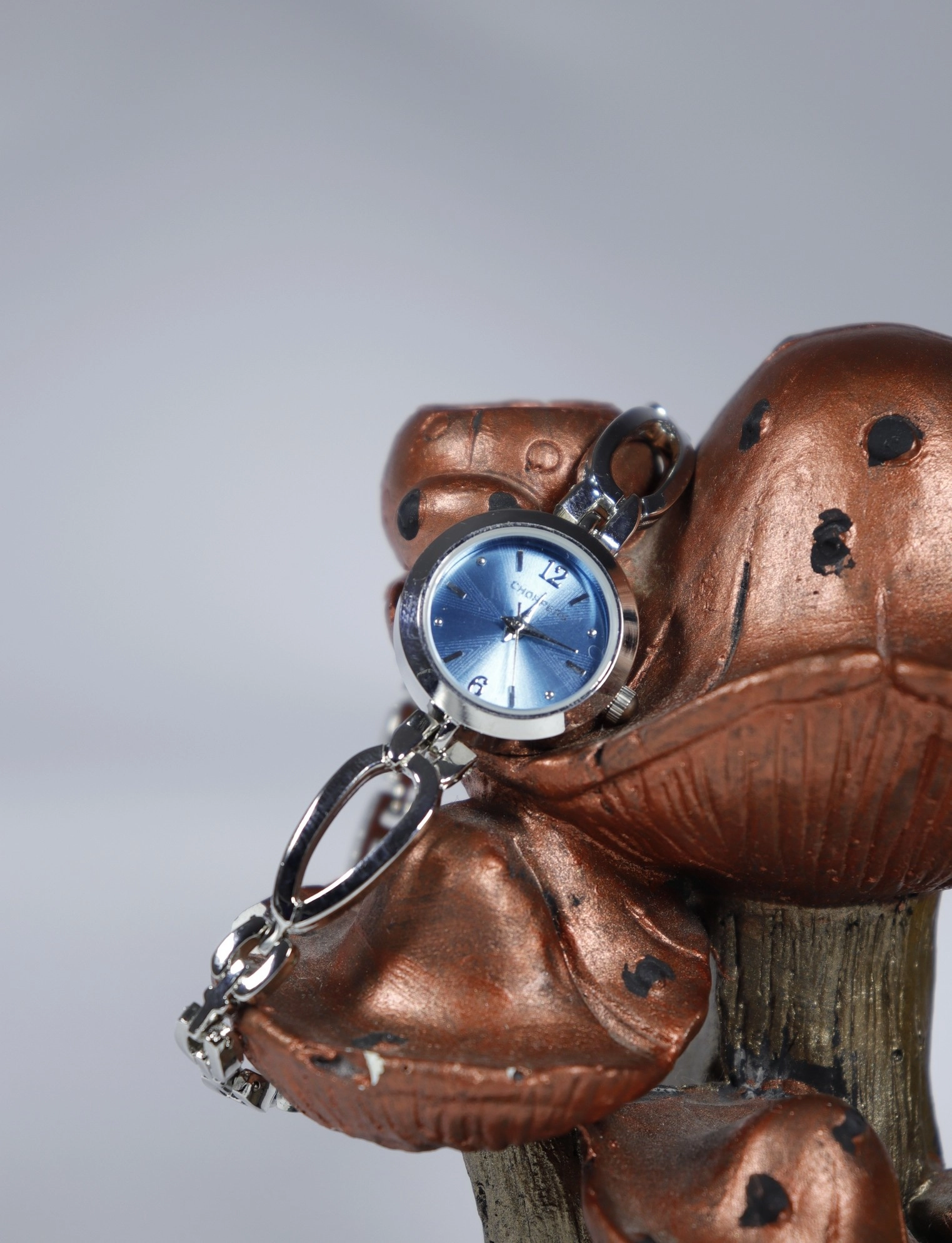 Azure Elegance Kadın Çelik Saat – Mavi Kadran & Şık Tasarım