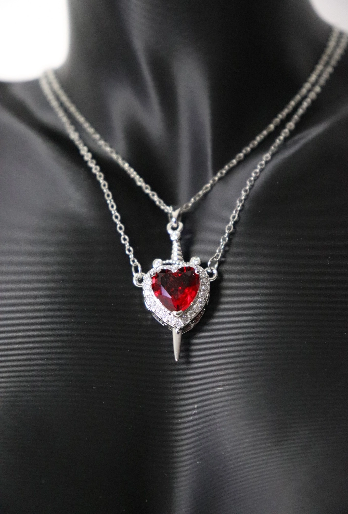 Kalp ve Kılıç Çift Kolye