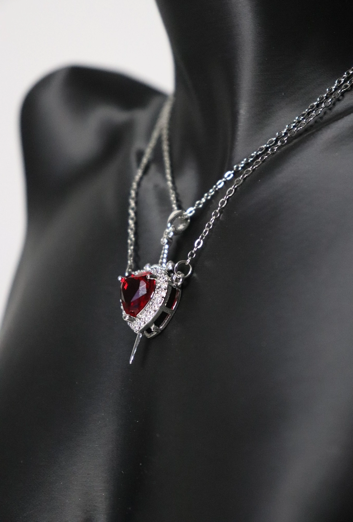 Kalp ve Kılıç Çift Kolye