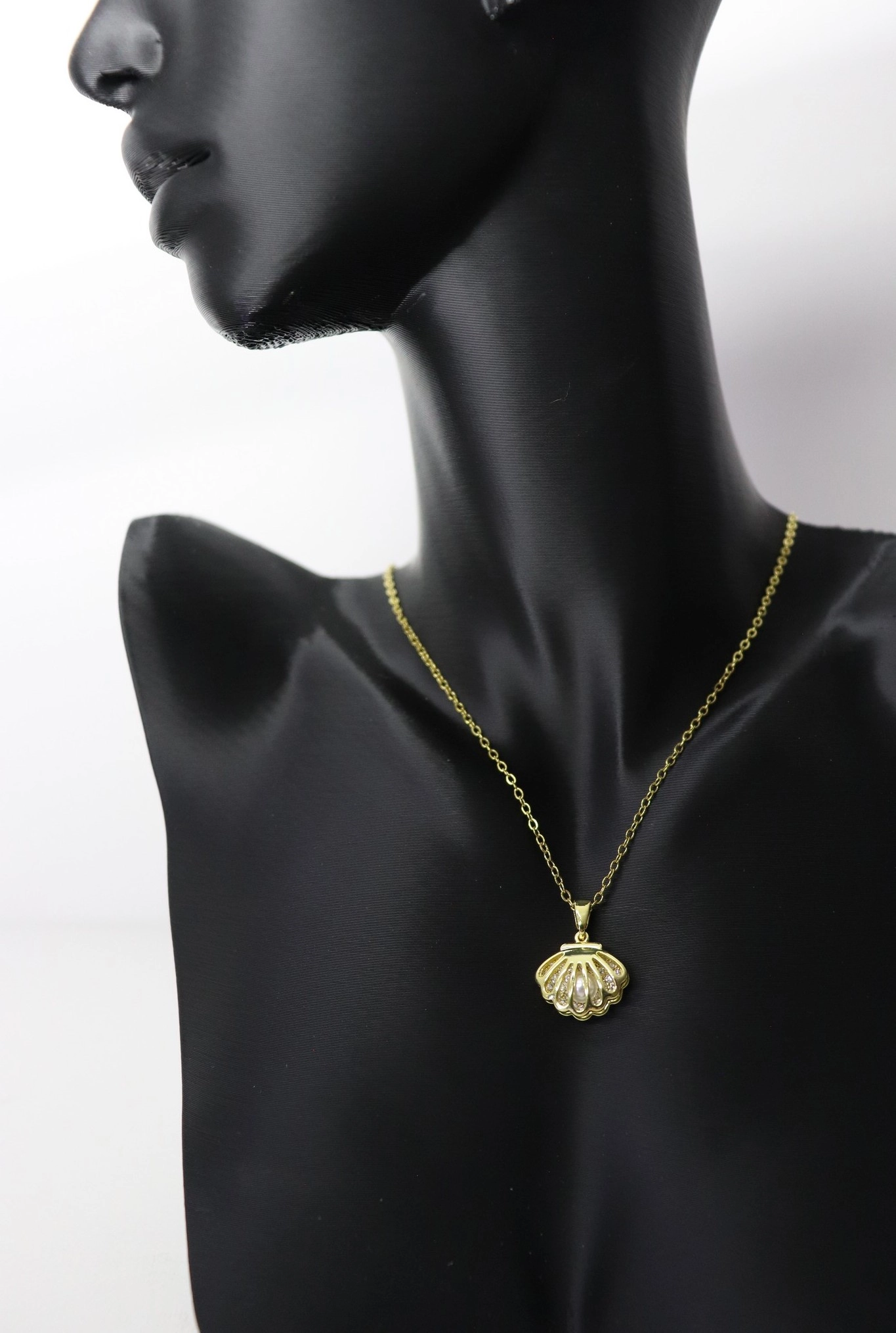 İçi İncili Zirkon İstiridye Çelik Kolye