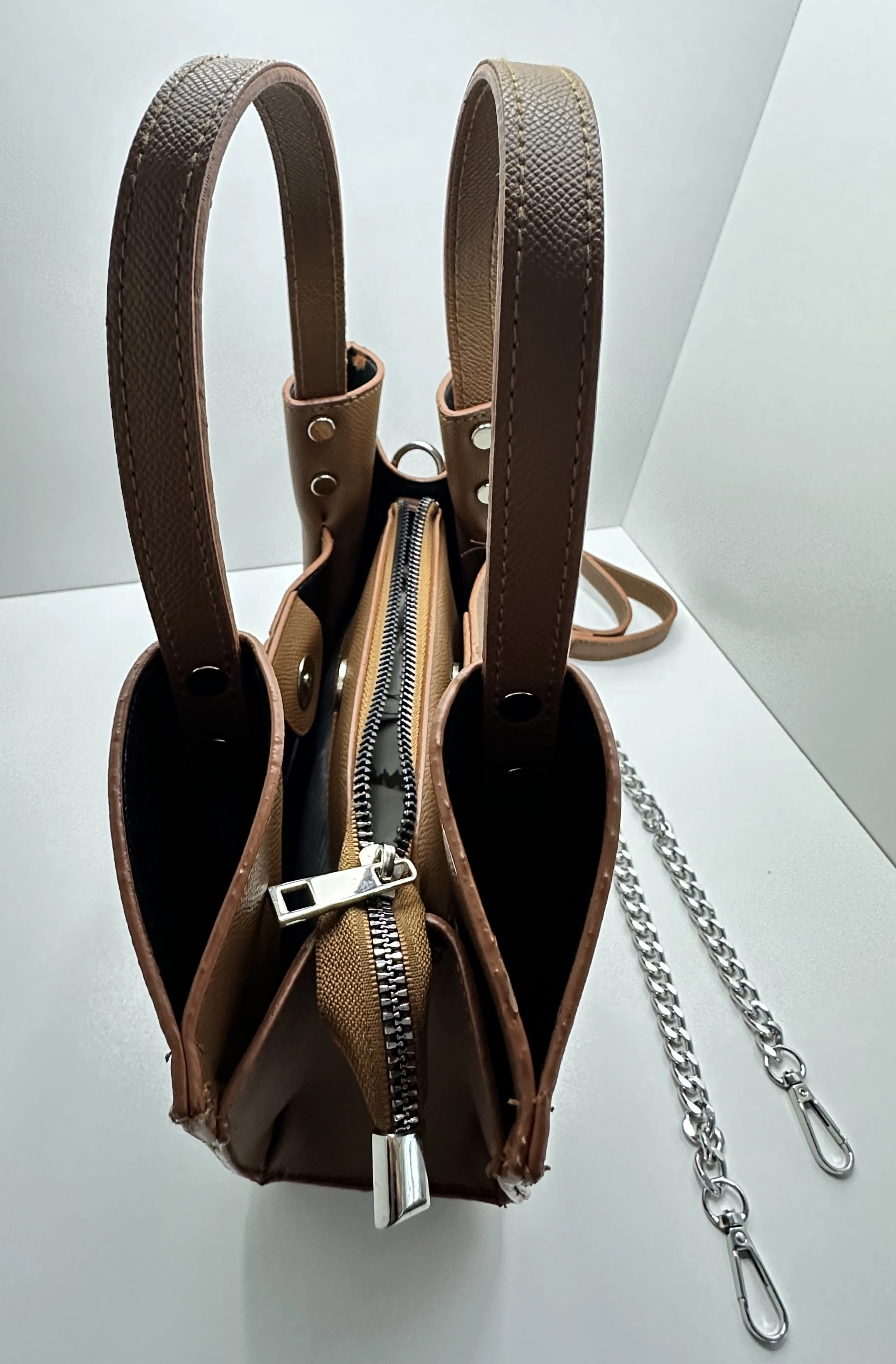 Zincir Askılı Suni Deri El ve Omuz Çantası