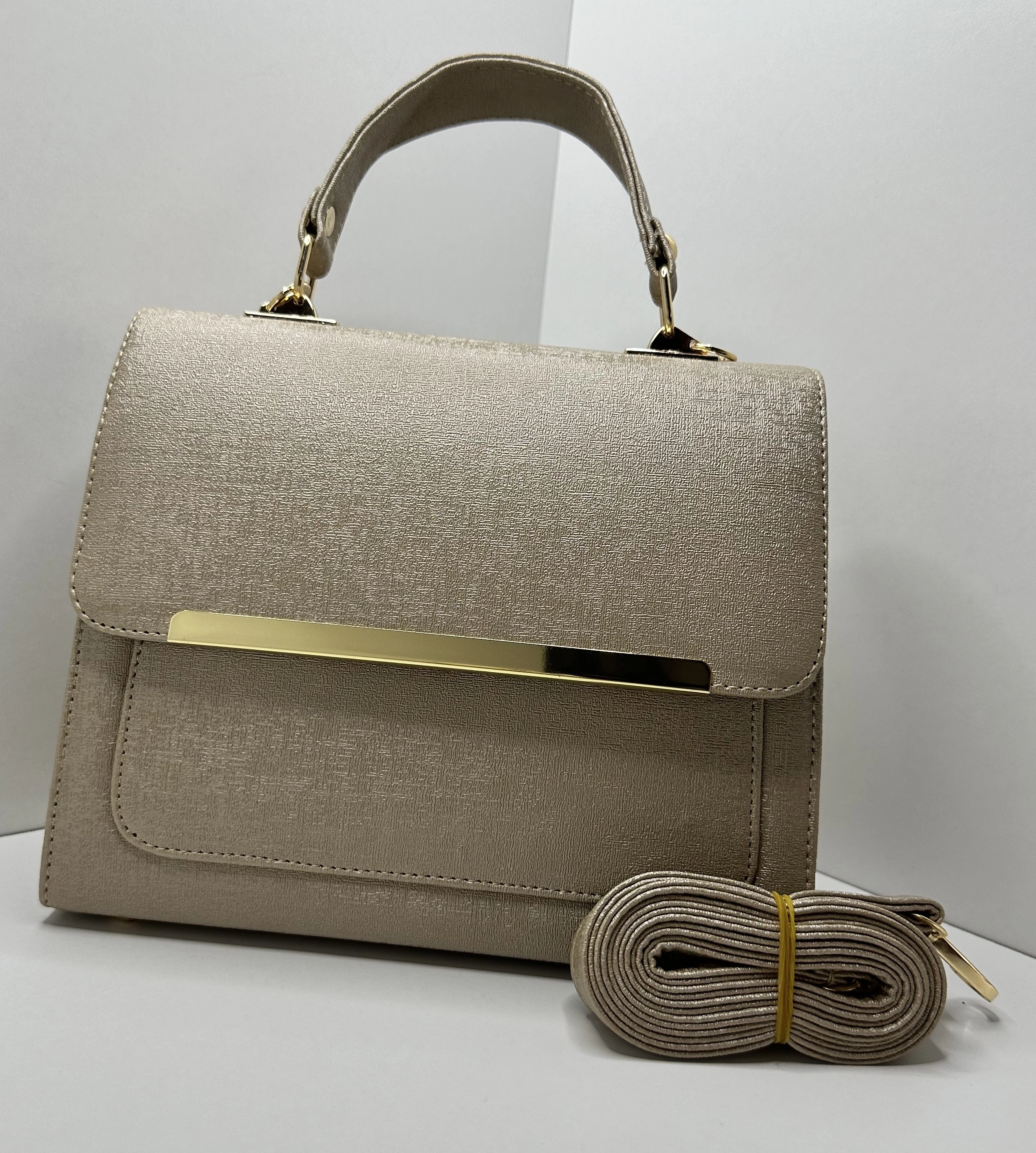 Kadın Suni Deri El ve Omuz Çantası | Fermuarlı İç Cepli, Şık ve Zarif Tasarım