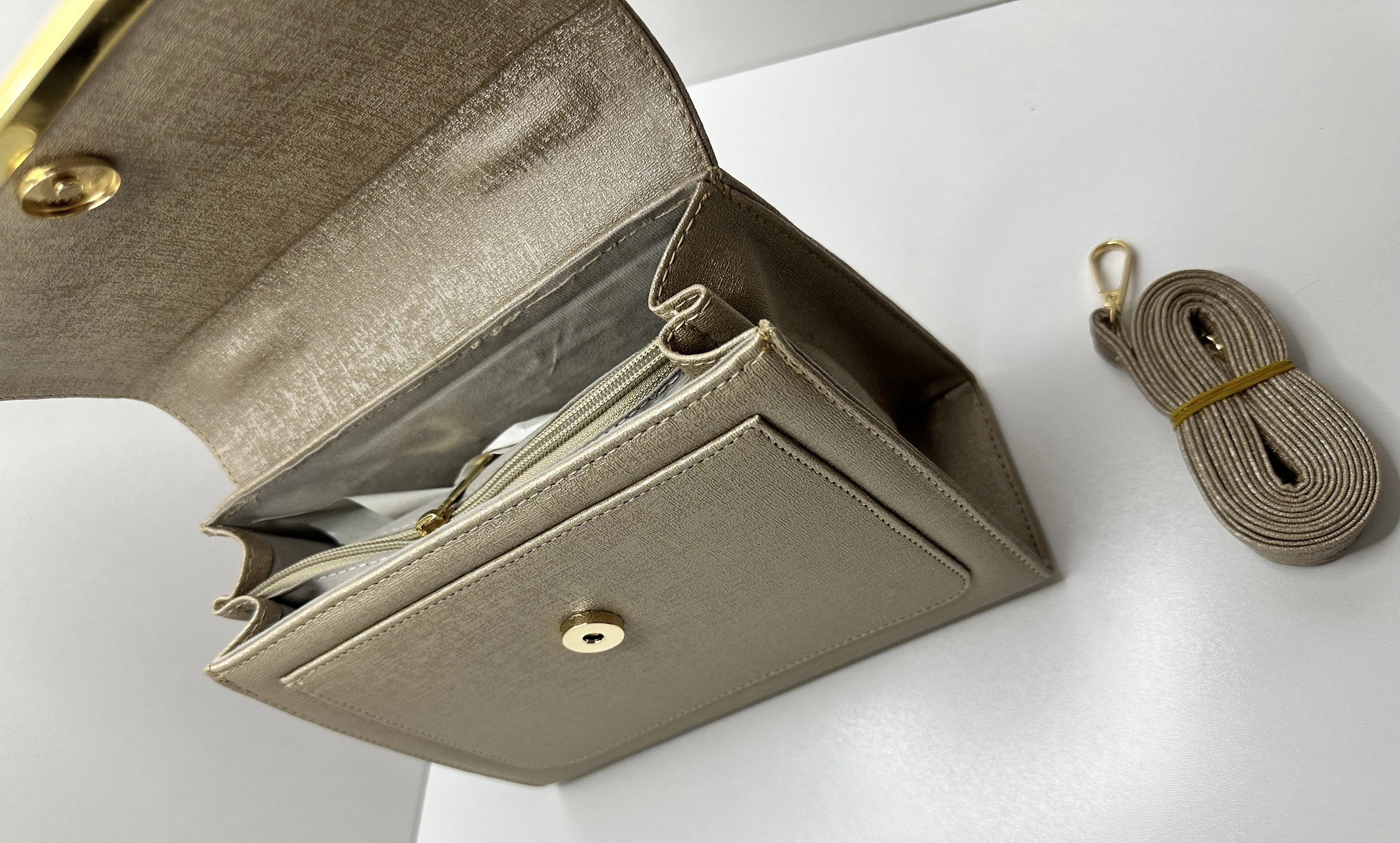 Kadın Suni Deri El ve Omuz Çantası | Fermuarlı İç Cepli, Şık ve Zarif Tasarım