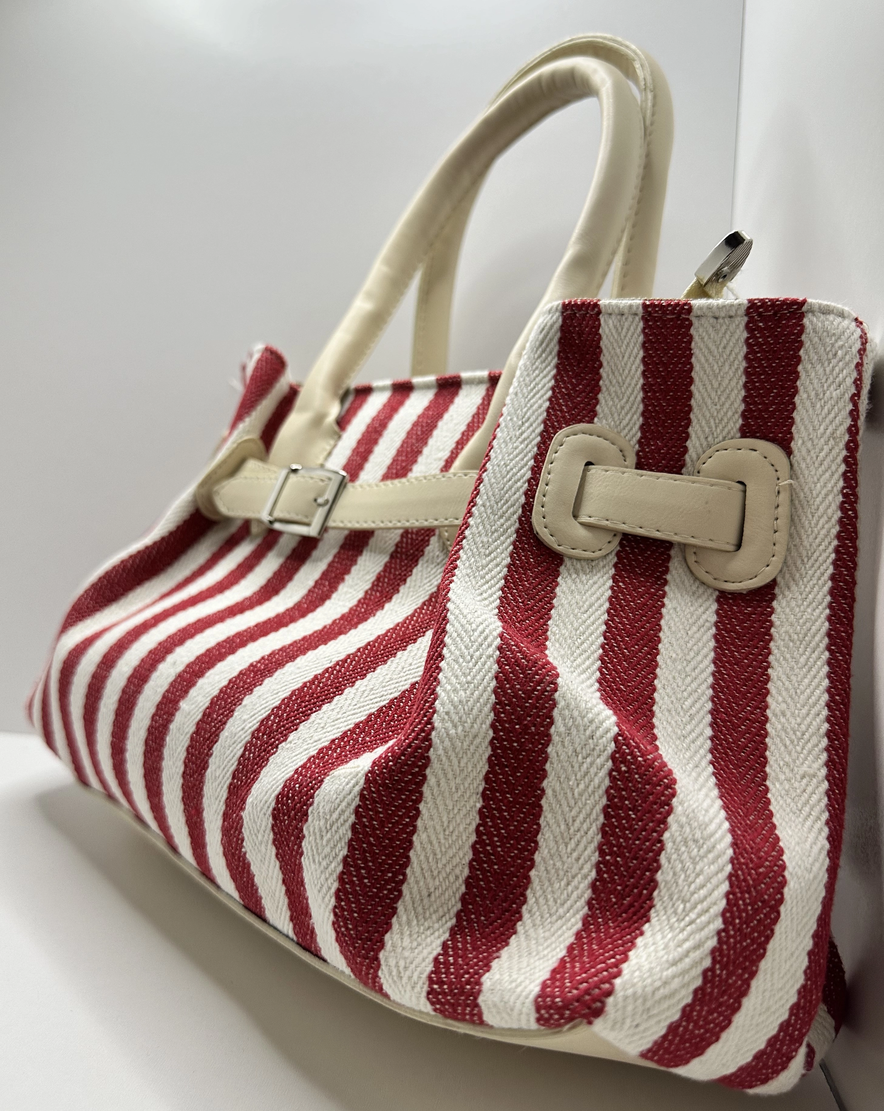 Kanvas Kadın El Çantası | Astarlı, Fermuarlı, Hafif ve Şık Tasarım