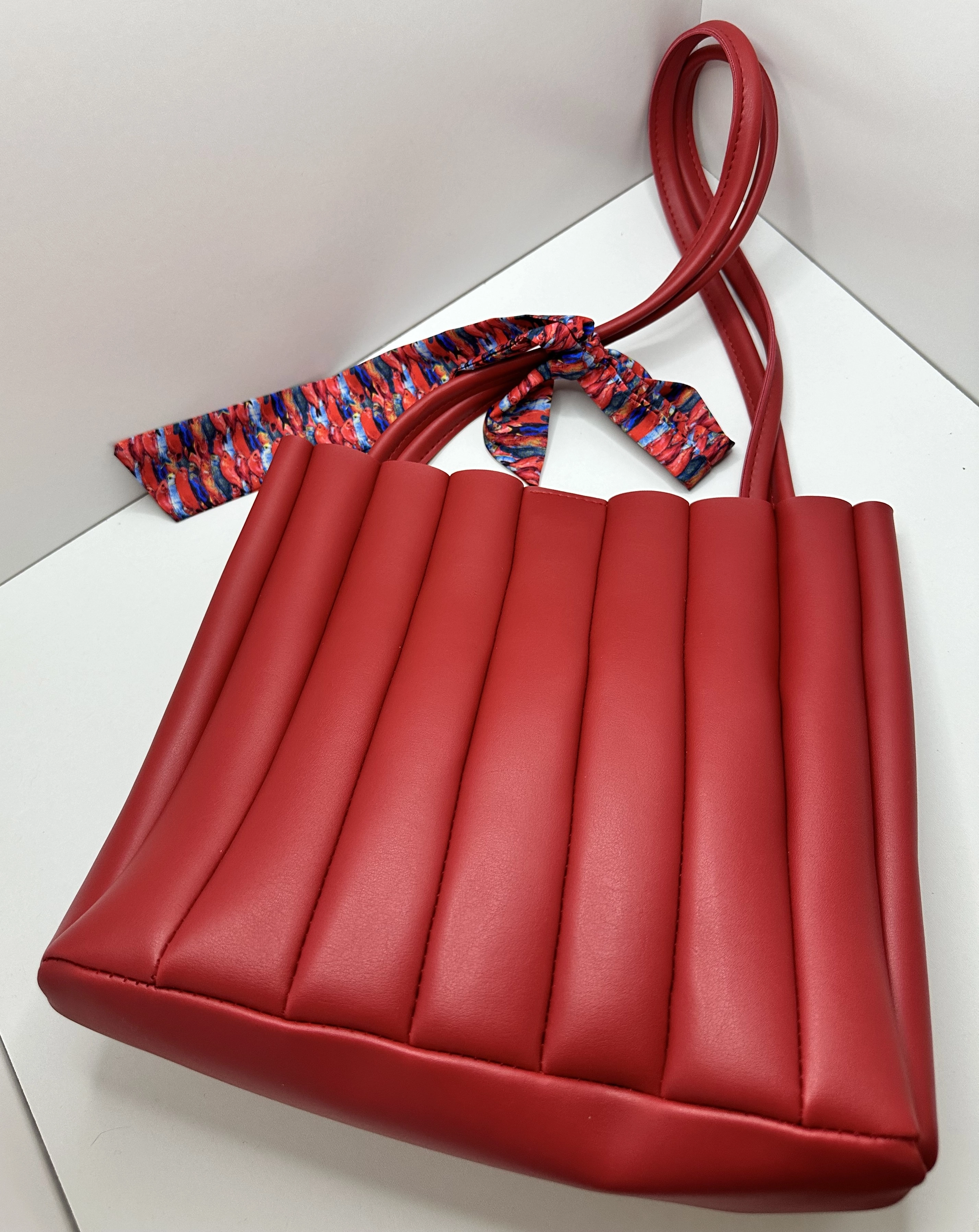 Kadın Suni Deri Omuz ve El Çantası | Fular Detaylı, Fermuarlı ve Geniş İç Hacimli