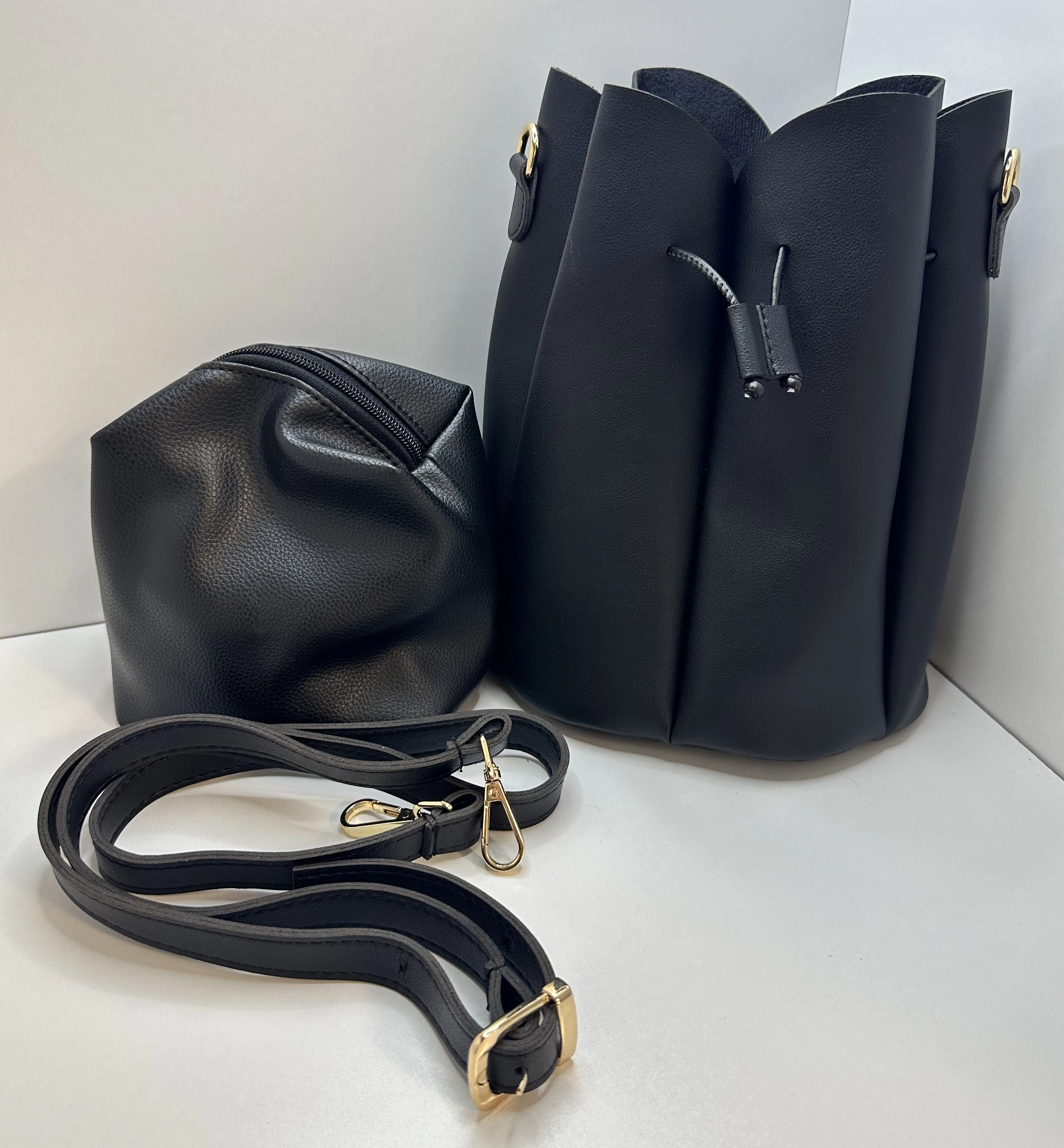 Büzgülü Suni Deri Omuz Çantas