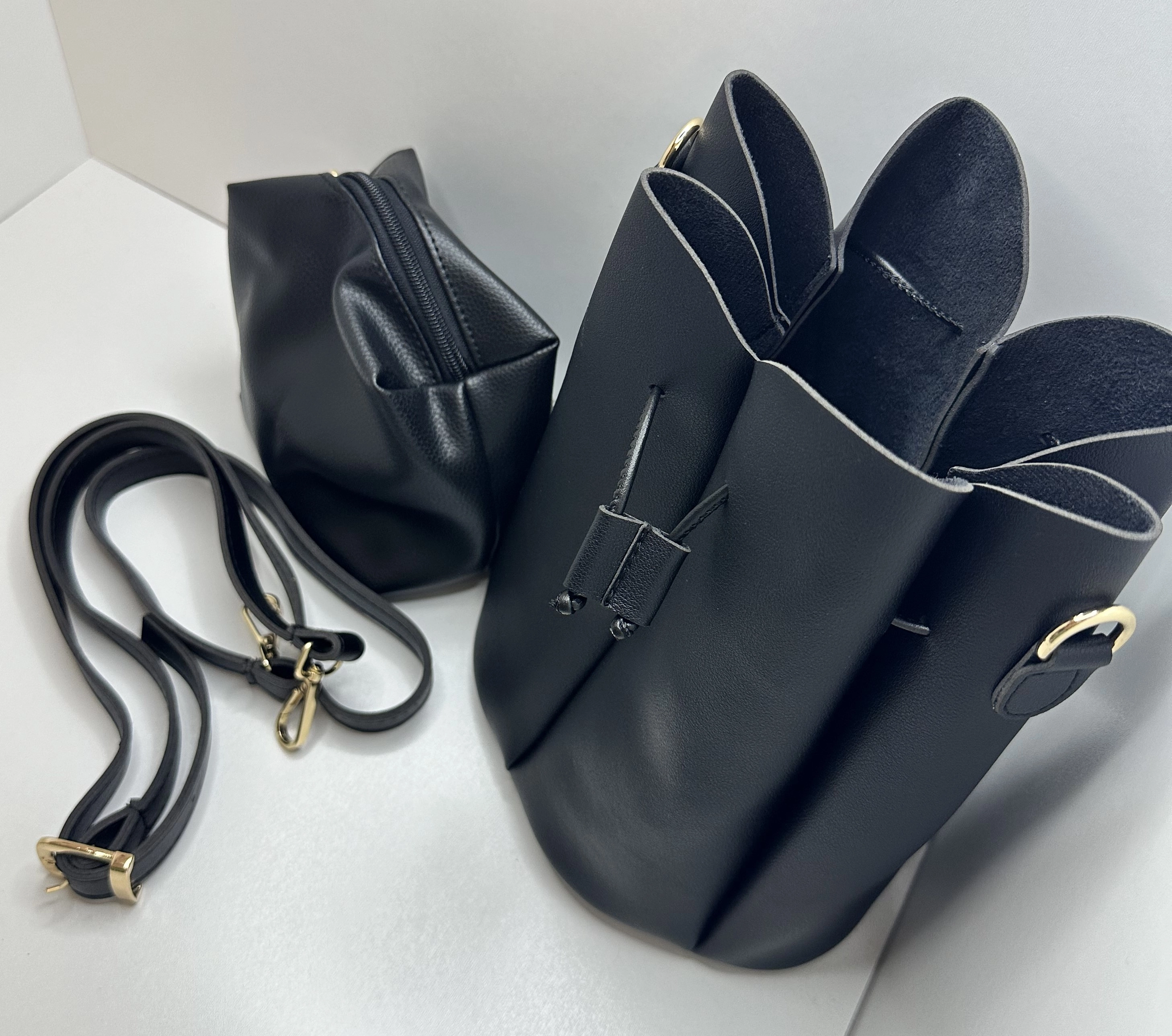 Büzgülü Suni Deri Omuz Çantas