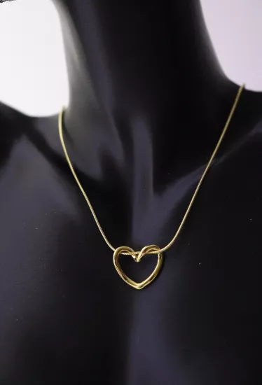 Liora – Kalp Tasarım Kolye