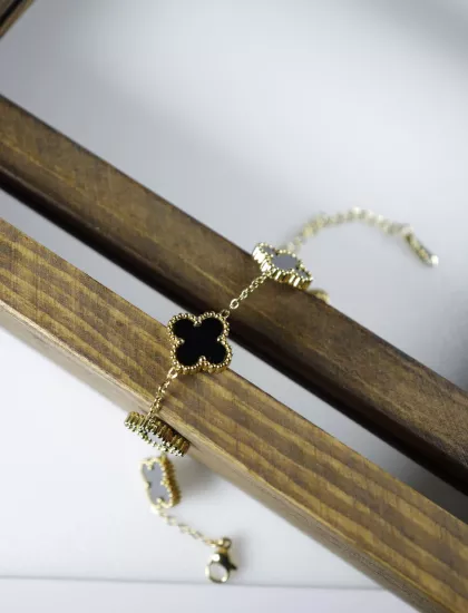 Noir Elegance – Siyah Mine Çelik Bileklik