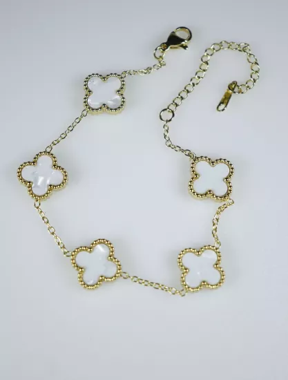 Beyaz Mine Dört Yapraklı Bileklik – Şık Kadın Takı