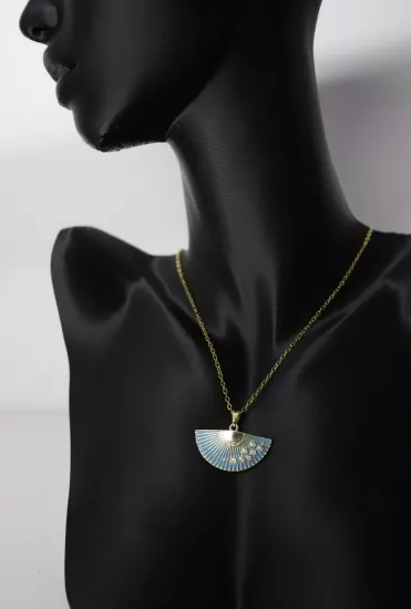 Mavi Renk Çelik Zincirli Mineli Yelpaze Kolye