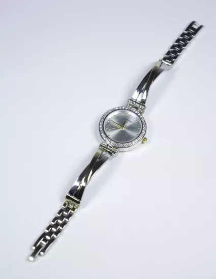 Luna Crystal Kadın Saat | Işıltılı & Şık Tasarım