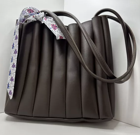 Kadın Suni Deri Omuz ve El Çantası | Fular Detaylı, Fermuarlı ve Geniş İç Hacimli