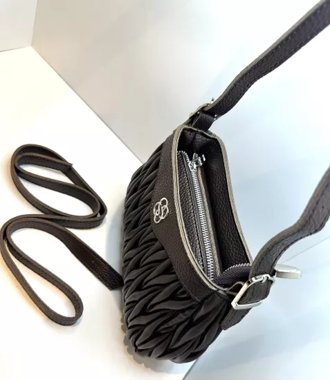 Kadın Suni Deri Omuz ve Çapraz Çanta | Şık Büzgü Dokulu Model – Hecge