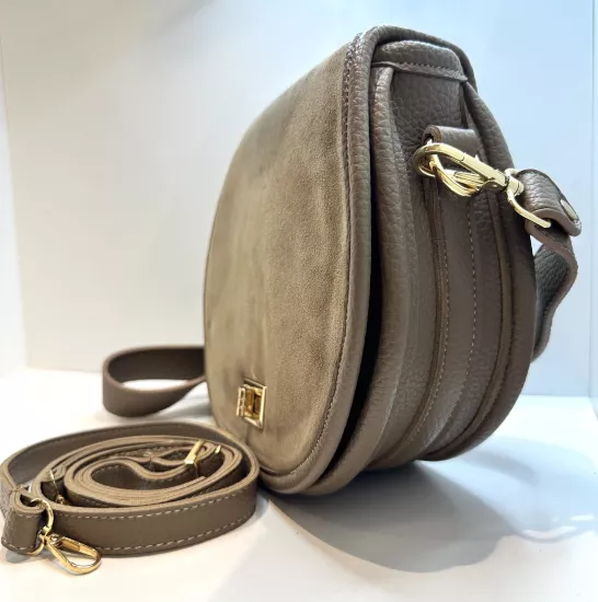 Hakiki Süet Deri Kapaklı Kadın Çapraz Omuz Çantası